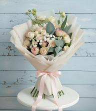 Букет цветов из:  Розы и Лизиантусы в Ставрополе