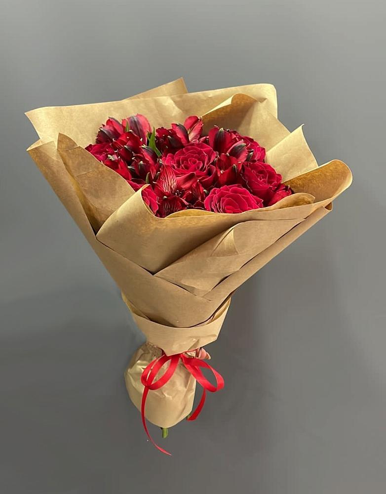 Букет цветов из: Альстромерии и Розы в Ставрополе