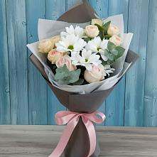 Букет цветов из:  Хризантемы и Розы в Ставрополе