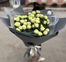 Букет Белые кустовые розы Солинеро в Ставрополе