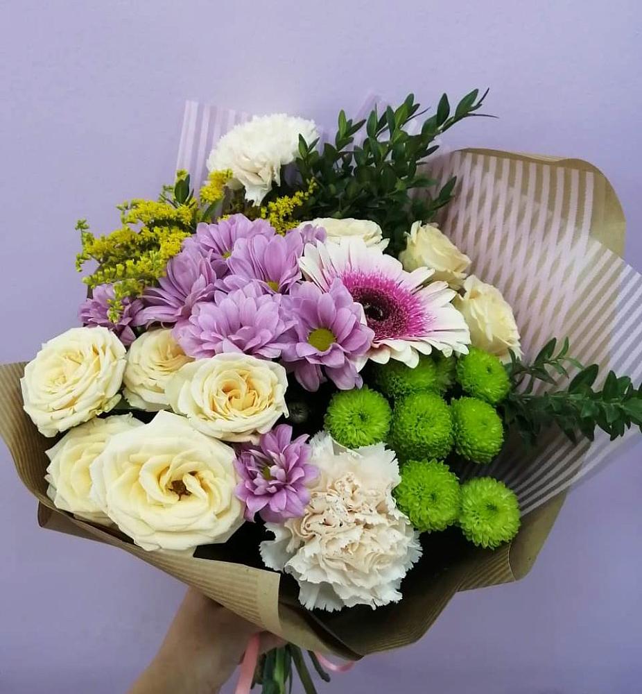 Букет цветов из: Хризантемы, Розы, Гвоздики и Герберы в Ставрополе