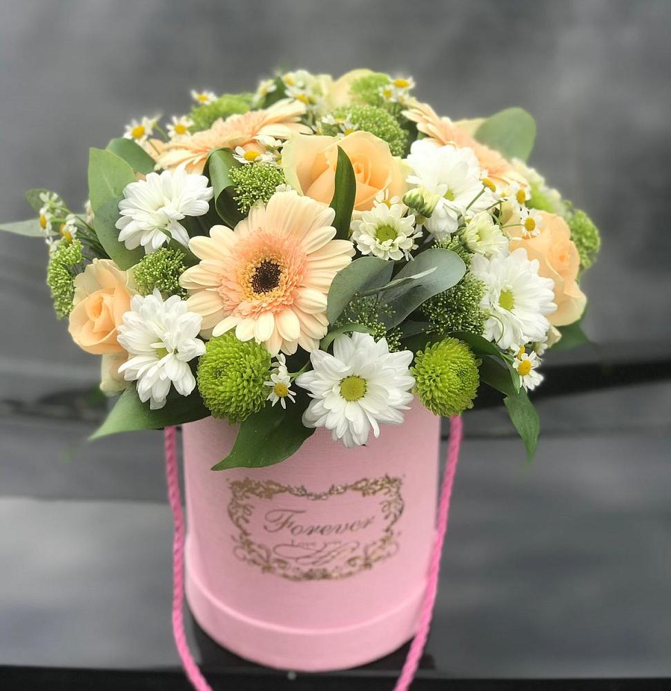 Цветочная композиция из Розы, Герберы и Хризантемы в шляпной коробке в Ставрополе