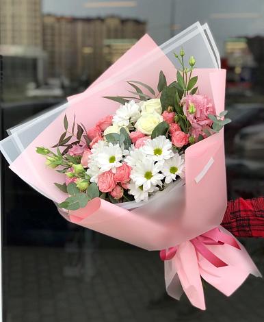 Букет цветов из: Розы, Лизиантусы и Хризантемы в Ставрополе