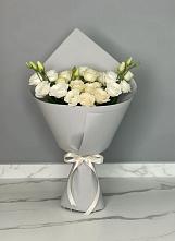 Букет цветов из:  Розы и Лизиантусы в Ставрополе